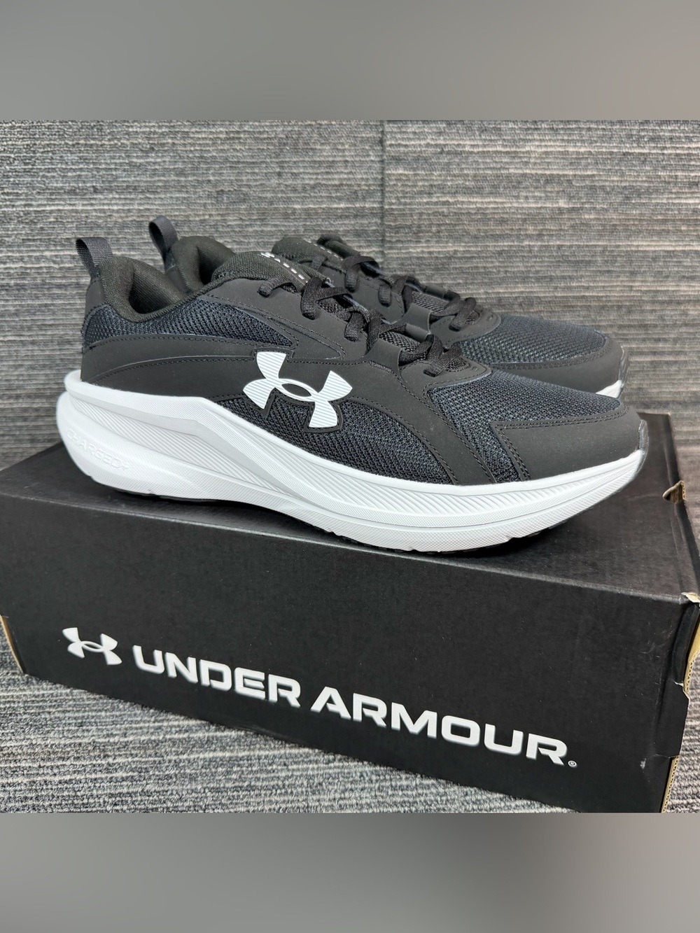 Under Armour Charged+ Assert 11 Black and White Training Sneakers Men’s 11.5 New